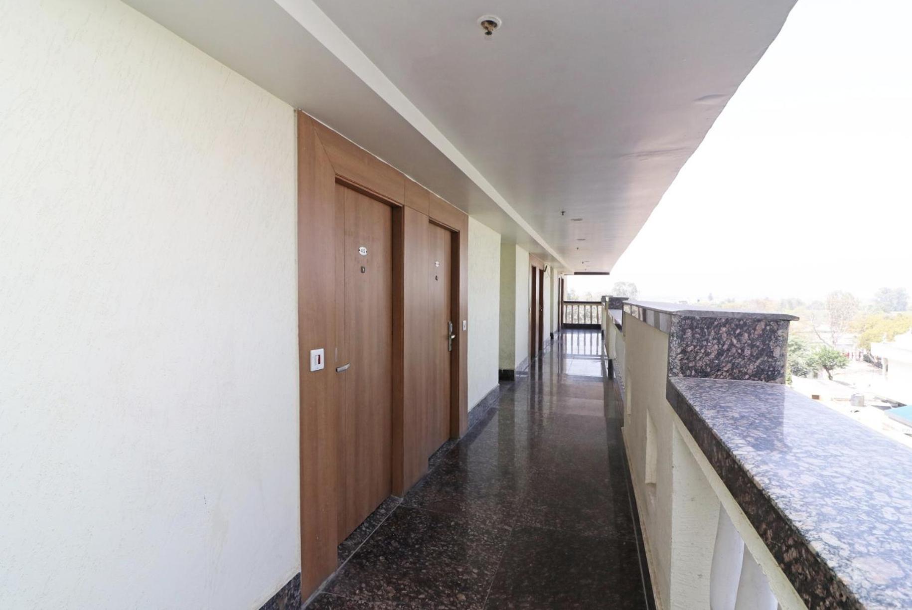 Hotel Lotus Paradise - Banquet & Dining - Near Murthal Sukhdev Rai Exterior foto